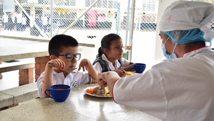 Alimentos con calidad y oportunidad: las características del PAE que inició este lunes con bases sólidas